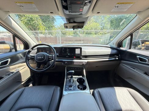Used 2026 Kia Carnival FWD image 35