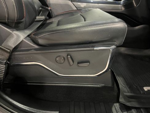 Used 2022 Ford F150 Lariat image 40