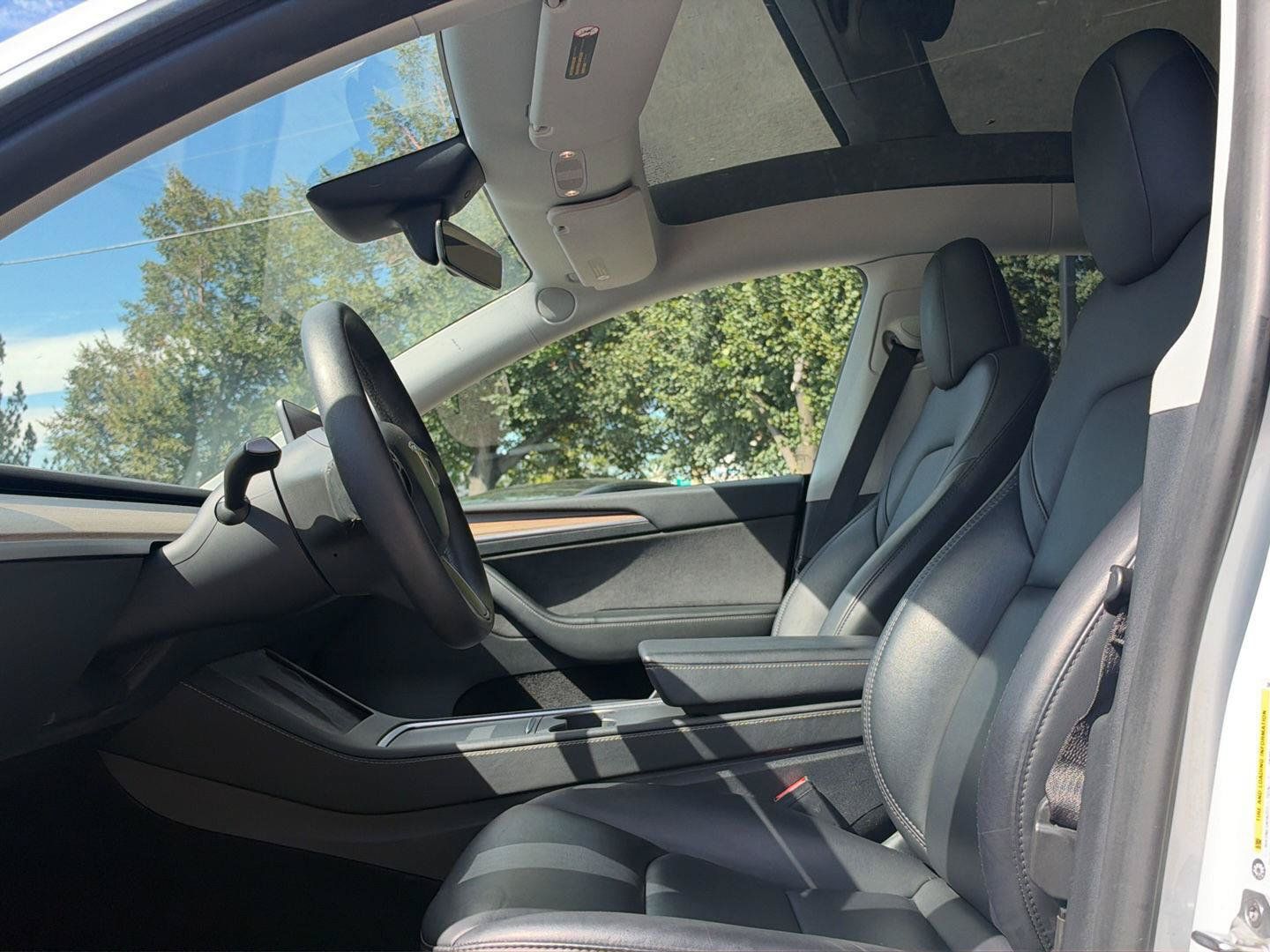 Used 2024 Tesla Model Y Long Range AWD/4WD image 16