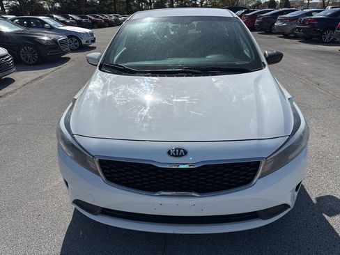 Used 2017 Kia Forte LX FWD image 3