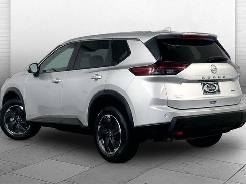 Used 2025 Nissan Rogue SV AWD/4WD image 11