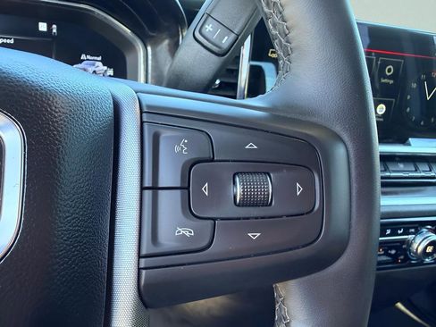 Used 2025 GMC Sierra 1500 SLT image 26