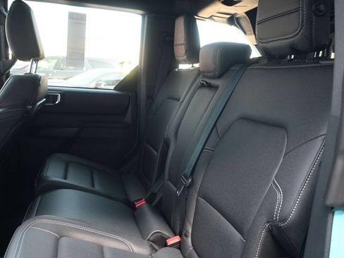 New 2025 Ford Bronco Badlands AWD/4WD image 18
