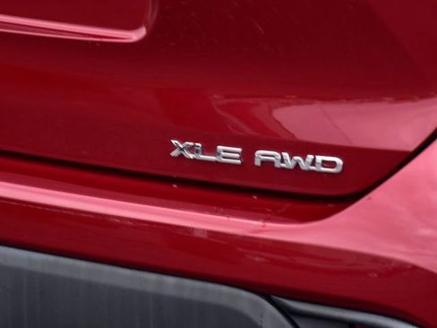 Certified 2021 Toyota Highlander XLE image 10