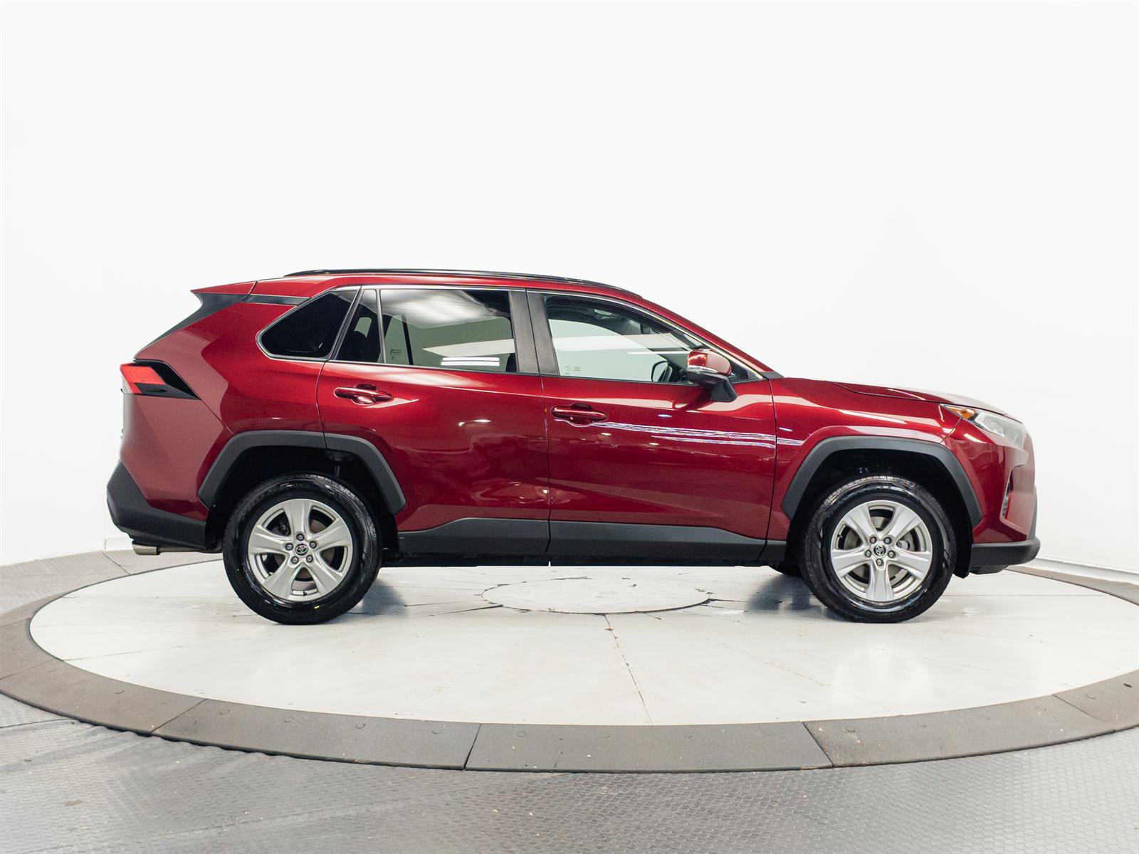 Certified 2021 Toyota RAV4 XLE w/ Convenience Package AWD/4WD image 15