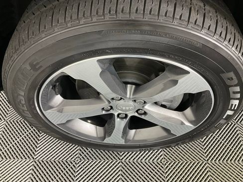 Used 2023 Jeep Grand Cherokee 4WD 4xe w/ Luxury Tech Group II image 9