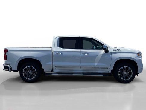 Used 2025 Chevrolet Silverado 1500 High Country AWD/4WD image 6
