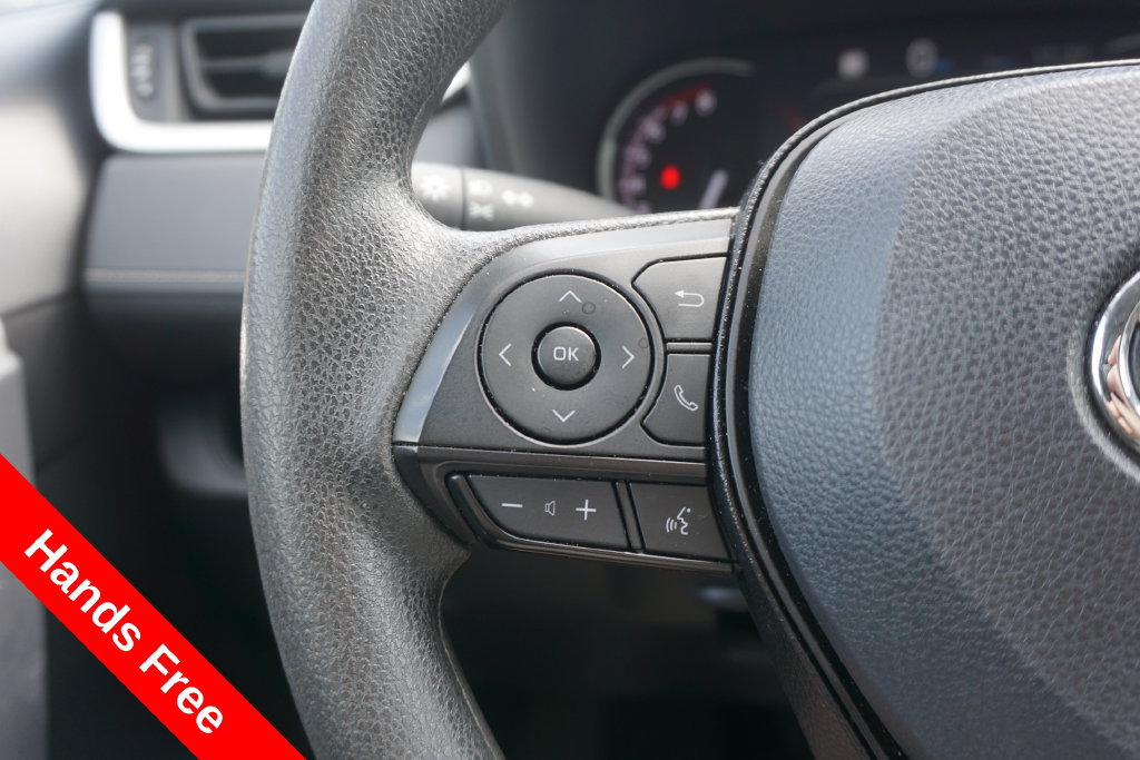 Used 2024 Toyota RAV4 XLE FWD image 4