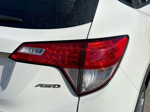 Used 2022 Honda HR-V LX image 26