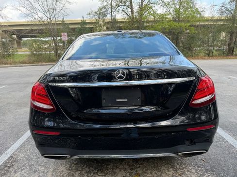 Used 2017 Mercedes-Benz E 300 image 4