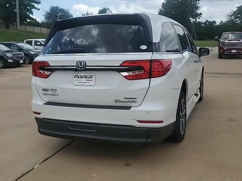 Used 2023 Honda Odyssey Touring image 8