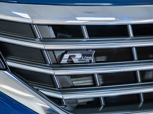 Used 2021 Volkswagen Passat 2.0T R-Line image 11