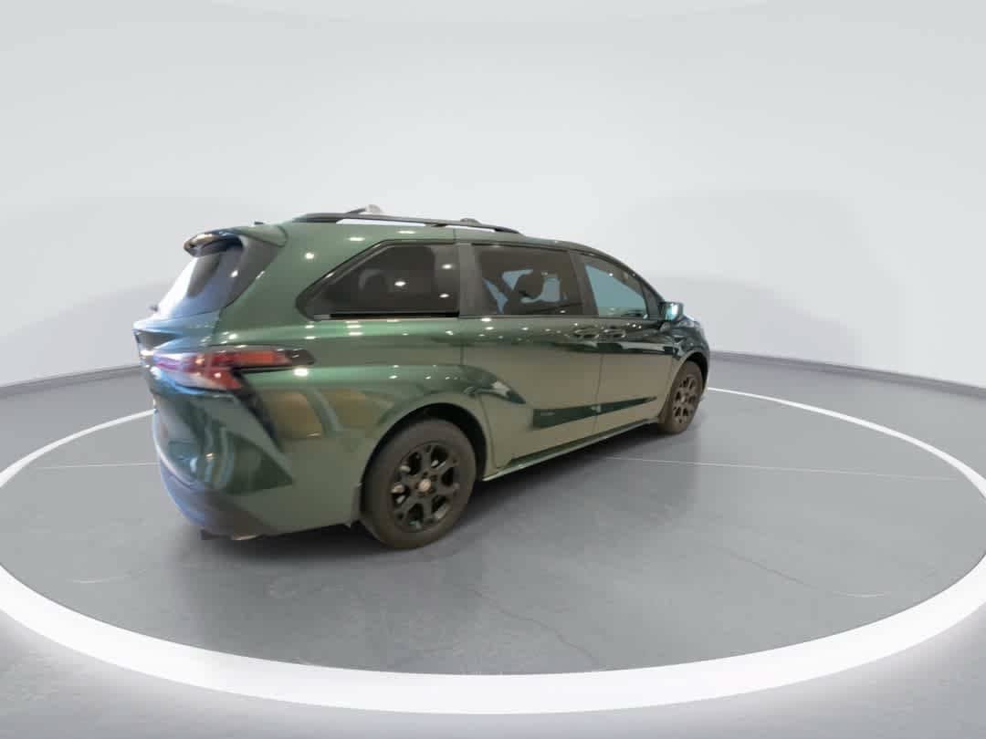 Certified 2025 Toyota Sienna XLE Woodland Edition AWD/4WD image 8