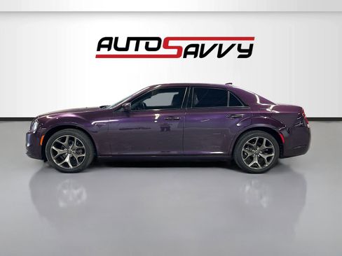 Used 2021 Chrysler 300 Touring w/ Sport Appearance Package RWD image 4