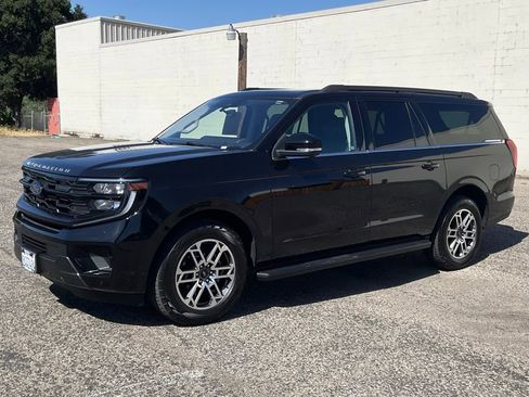 Used 2025 Ford Expedition Max Active AWD/4WD image 2