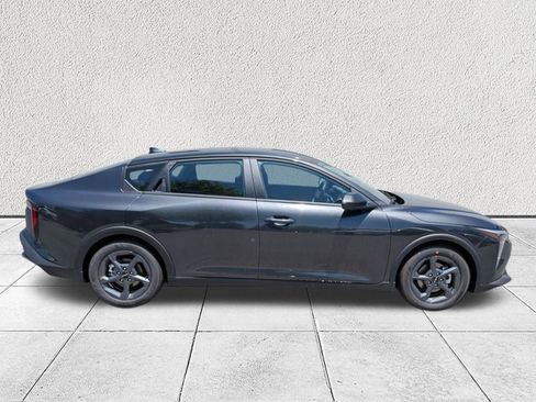 New 2026 Kia K4 FWD image 2