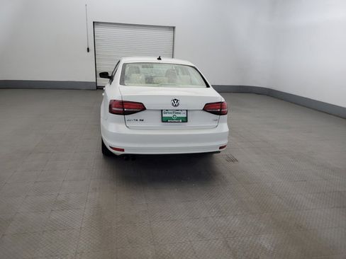 Used 2017 Volkswagen Jetta SE FWD image 6