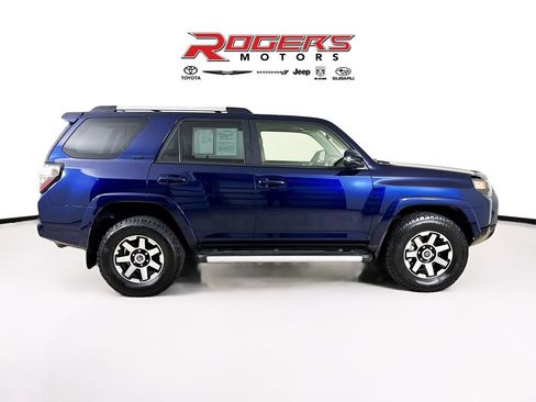 Used 2024 Toyota 4Runner SR5 Premium w/ Moonroof Package AWD/4WD image 9
