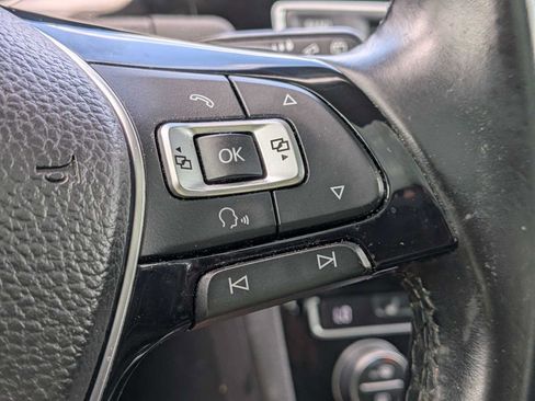 Used 2016 Volkswagen Golf Limited Edition FWD image 26