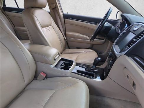 Used 2011 Chrysler 300 Limited image 24