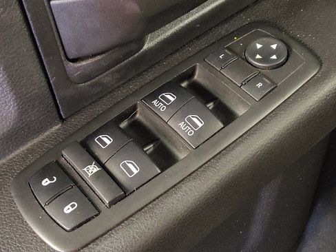 Used 2017 RAM 1500 Express image 27