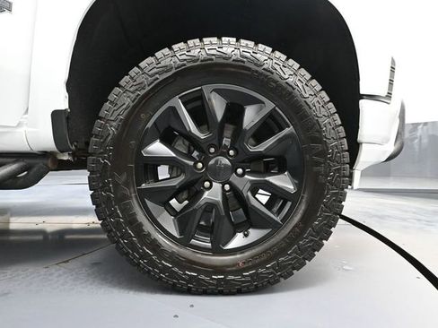 Used 2021 Chevrolet Silverado 1500 RST image 17