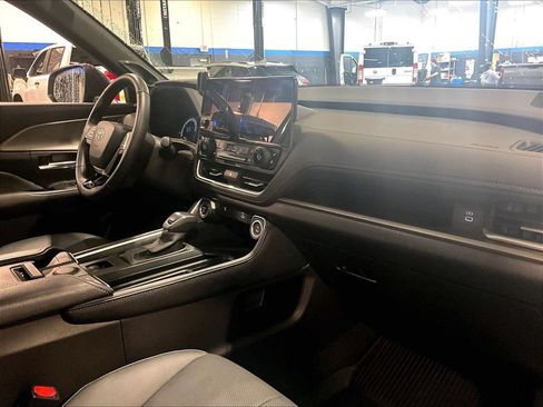 Used 2026 Toyota Grand Highlander AWD Hybrid image 14
