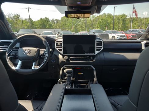 Used 2024 Toyota Tundra Platinum AWD/4WD image 18