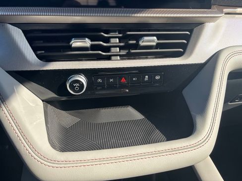 Used 2026 Ford Explorer Active w/ Active Comfort Package AWD/4WD image 26