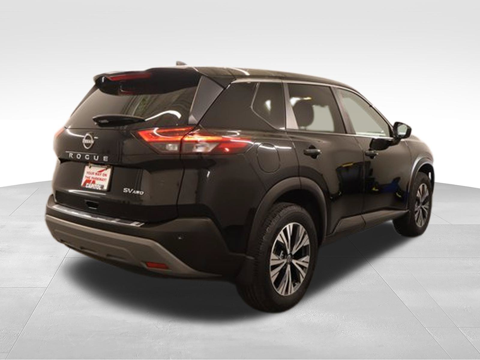 Used 2023 Nissan Rogue SV AWD/4WD image 2