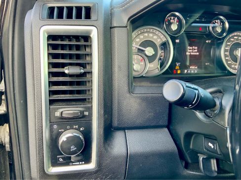 Used 2018 RAM 1500 Limited image 46