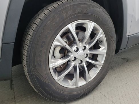 Used 2021 Jeep Cherokee Latitude Lux AWD/4WD image 31