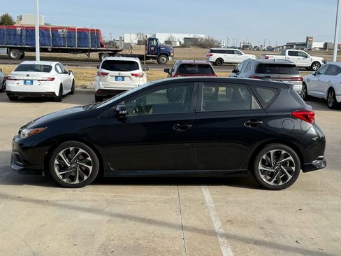 Used 2016 Scion iM image 2