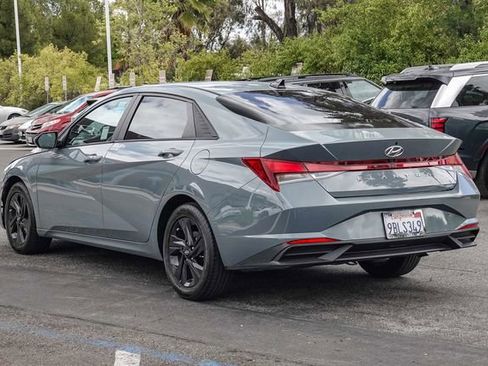 Certified 2023 Hyundai Elantra Limited FWD image 7