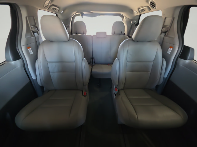 Used 2016 Toyota Sienna XLE w/ Outdoor Package AWD/4WD image 26