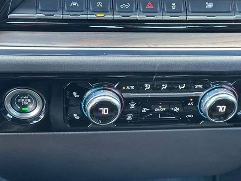 Used 2024 GMC Sierra 1500 SLT image 21