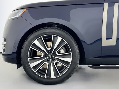 Used 2023 Land Rover Range Rover Long Wheelbase SE AWD/4WD image 11