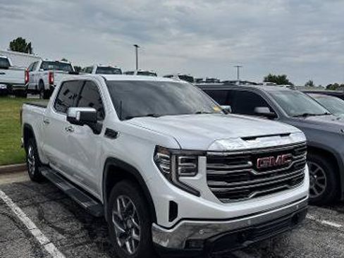Used 2025 GMC Sierra 1500 SLT w/ SLT Premium Plus Package AWD/4WD image 2