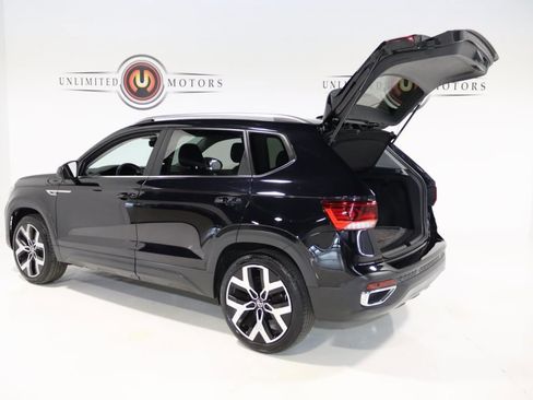 Used 2022 Volkswagen Taos SEL image 32