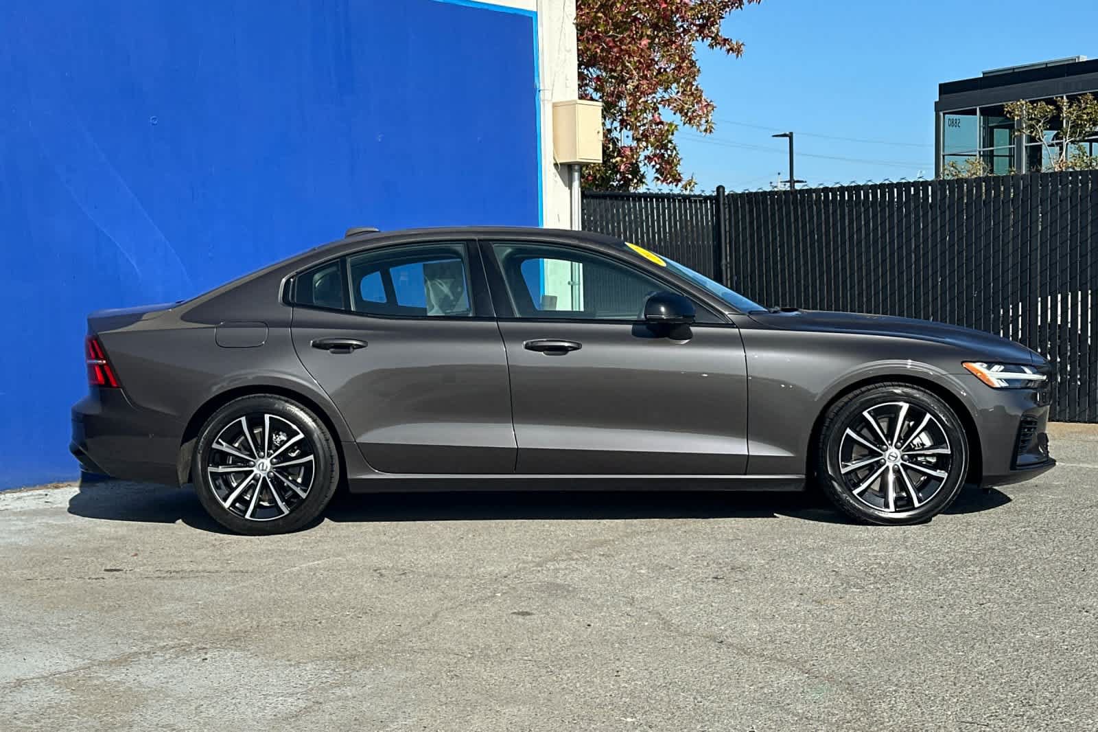 Used 2023 Volvo S60 T8 Plus AWD/4WD image 2