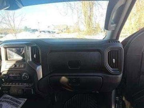 Used 2024 Chevrolet Silverado 2500 Custom w/ Custom Value Package image 18