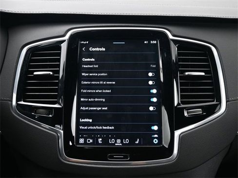 Used 2024 Volvo XC90 T8 Ultimate image 17