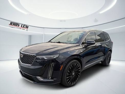 Used 2021 Cadillac XT6 Premium Luxury w/ LPO, Floor Liner Package FWD image 7