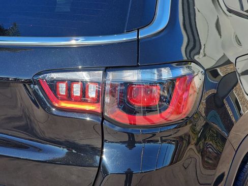 Used 2024 Jeep Compass Sport image 40