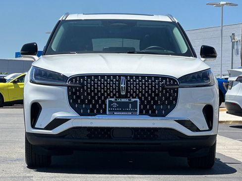 New 2026 Lincoln Aviator 2WD image 8