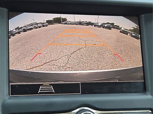 Used 2023 Chevrolet TrailBlazer LT FWD image 16