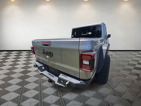 Used 2021 Jeep Gladiator Overland AWD/4WD image 7