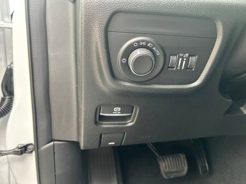 New 2025 Jeep Grand Cherokee Laredo w/ Trailer Tow Package image 13