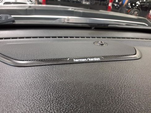 Used 2023 RAM 1500 Laramie AWD/4WD image 16