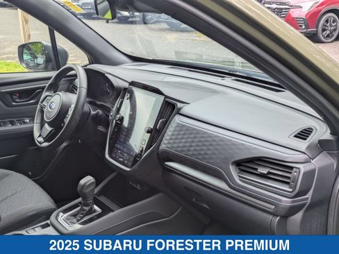 Used 2025 Subaru Forester Premium AWD/4WD image 37